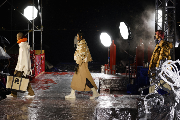 Hilfiger'ın Andy Warhol'dan İlham Aldığı Şov: Tommy Factory