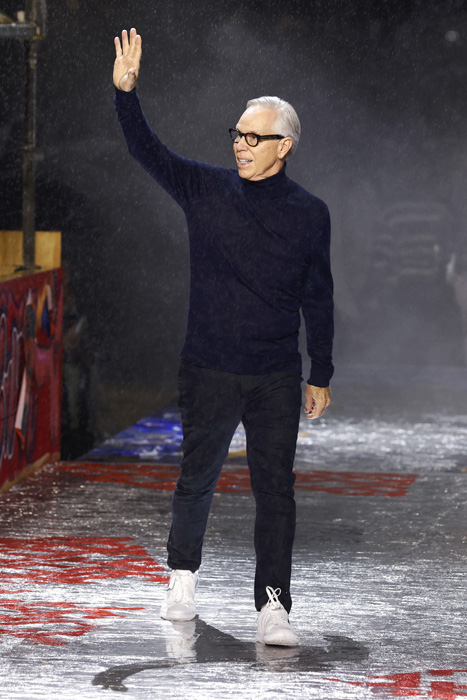 Hilfiger'ın Andy Warhol'dan İlham Aldığı Şov: Tommy Factory