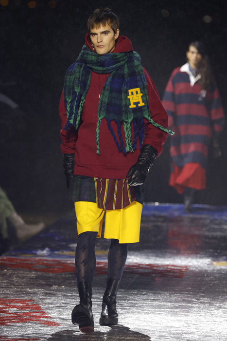 Hilfiger'ın Andy Warhol'dan İlham Aldığı Şov: Tommy Factory