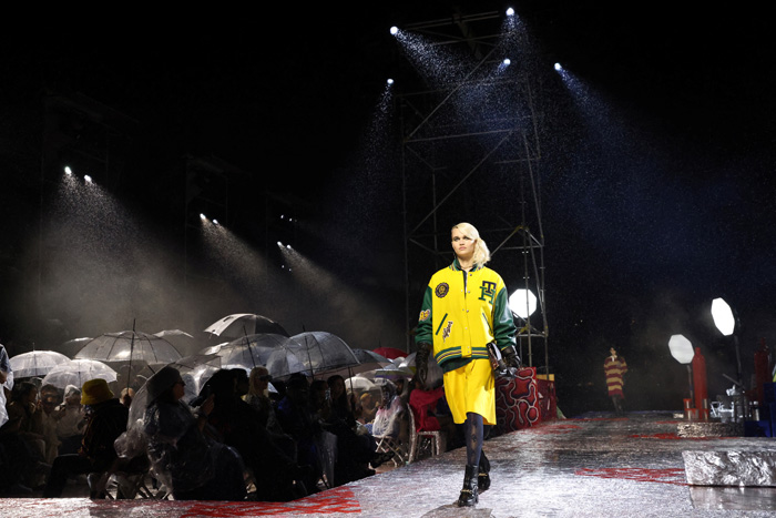 Hilfiger'ın Andy Warhol'dan İlham Aldığı Şov: Tommy Factory