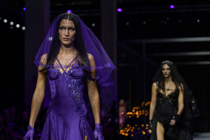 Versace İlkbahar/Yaz 2023