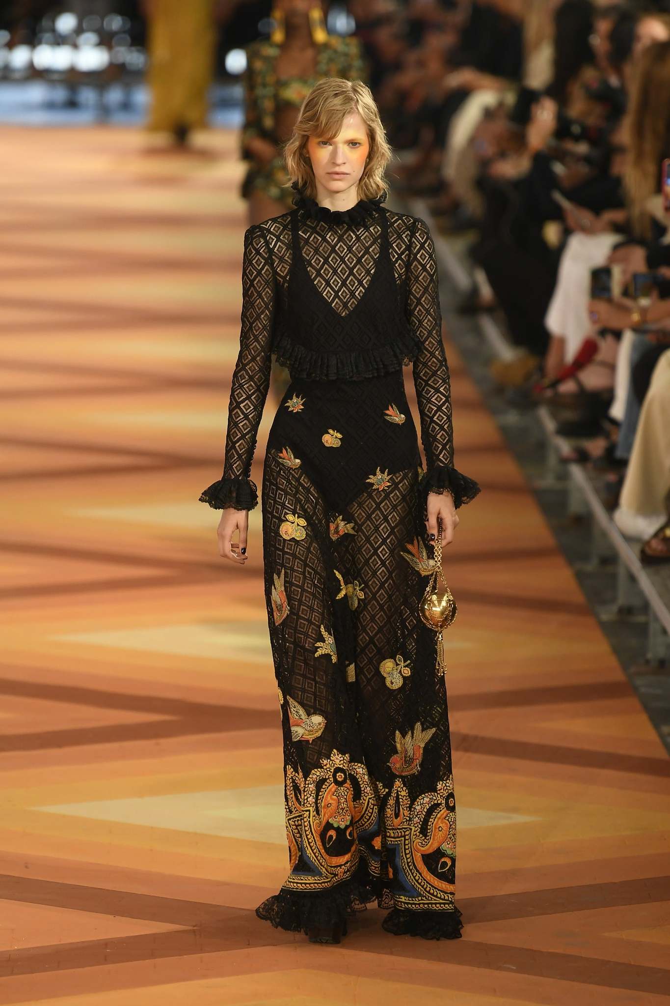 Etro 2023 İlkbahar/Yaz Koleksiyonunu Keşfedin