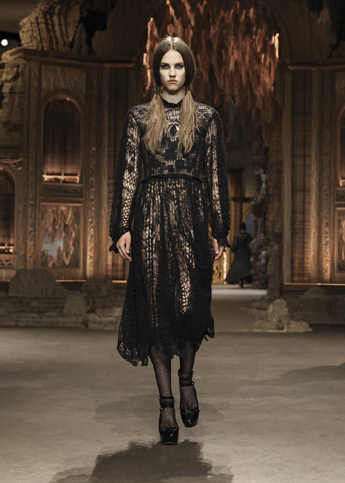 Dior İlkbahar/Yaz 2023: Büyülü Barok