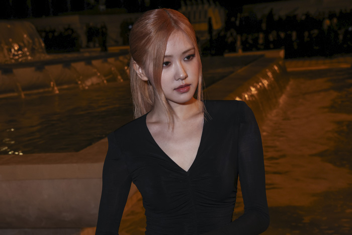 Saint Laurent İlkbahar/Yaz 2023: Paris Cazibesi