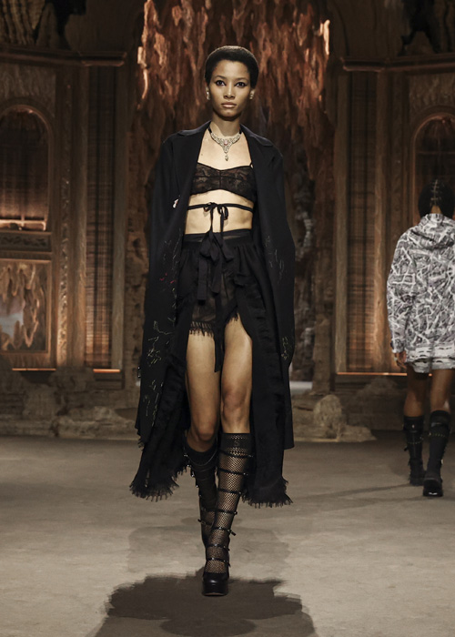 Dior İlkbahar/Yaz 2023: Büyülü Barok