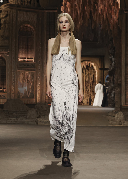 Dior İlkbahar/Yaz 2023: Büyülü Barok