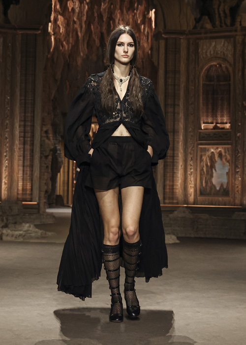 Dior İlkbahar/Yaz 2023: Büyülü Barok