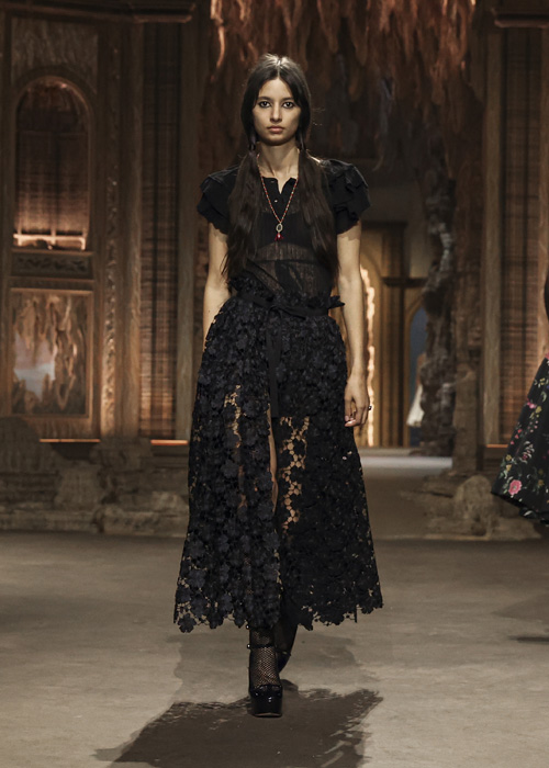 Dior İlkbahar/Yaz 2023: Büyülü Barok