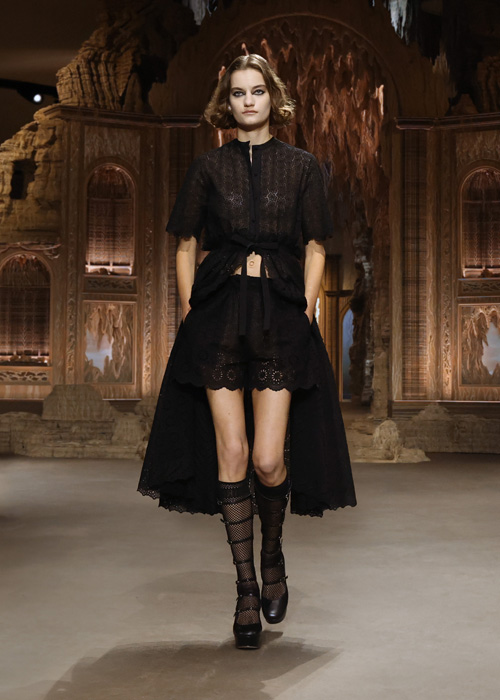 Dior İlkbahar/Yaz 2023: Büyülü Barok