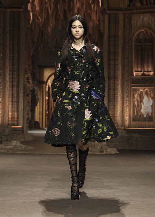 Dior İlkbahar/Yaz 2023: Büyülü Barok
