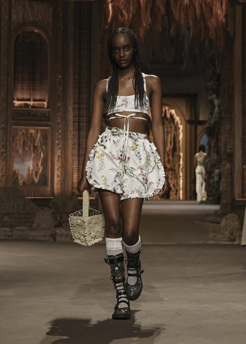 Dior İlkbahar/Yaz 2023: Büyülü Barok