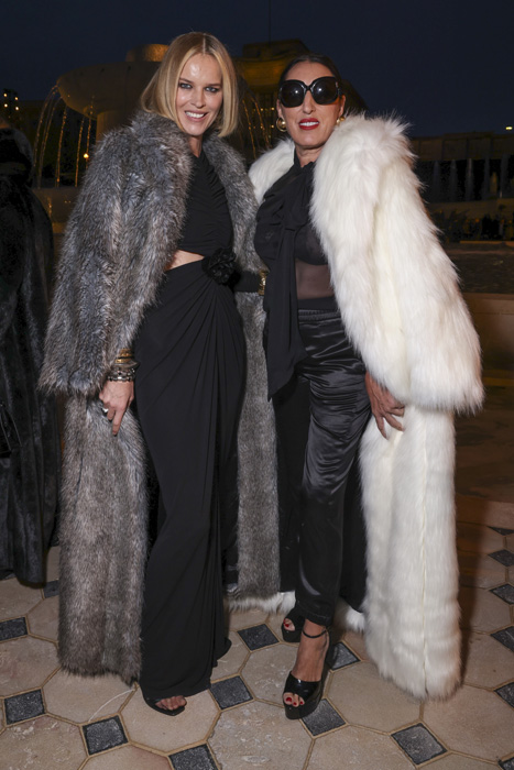 Saint Laurent İlkbahar/Yaz 2023: Paris Cazibesi