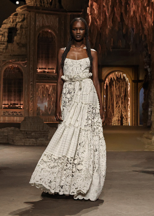 Dior İlkbahar/Yaz 2023: Büyülü Barok