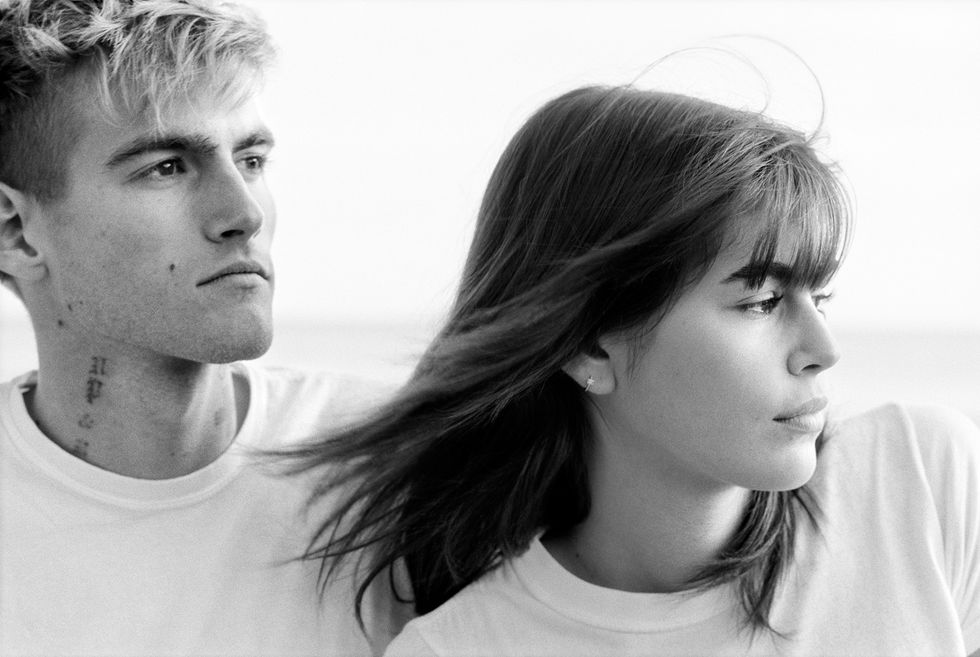 Kaia Gerber ve Hedi Slimane Malibu'nun Moda Başkenti Olduğunu Biliyor