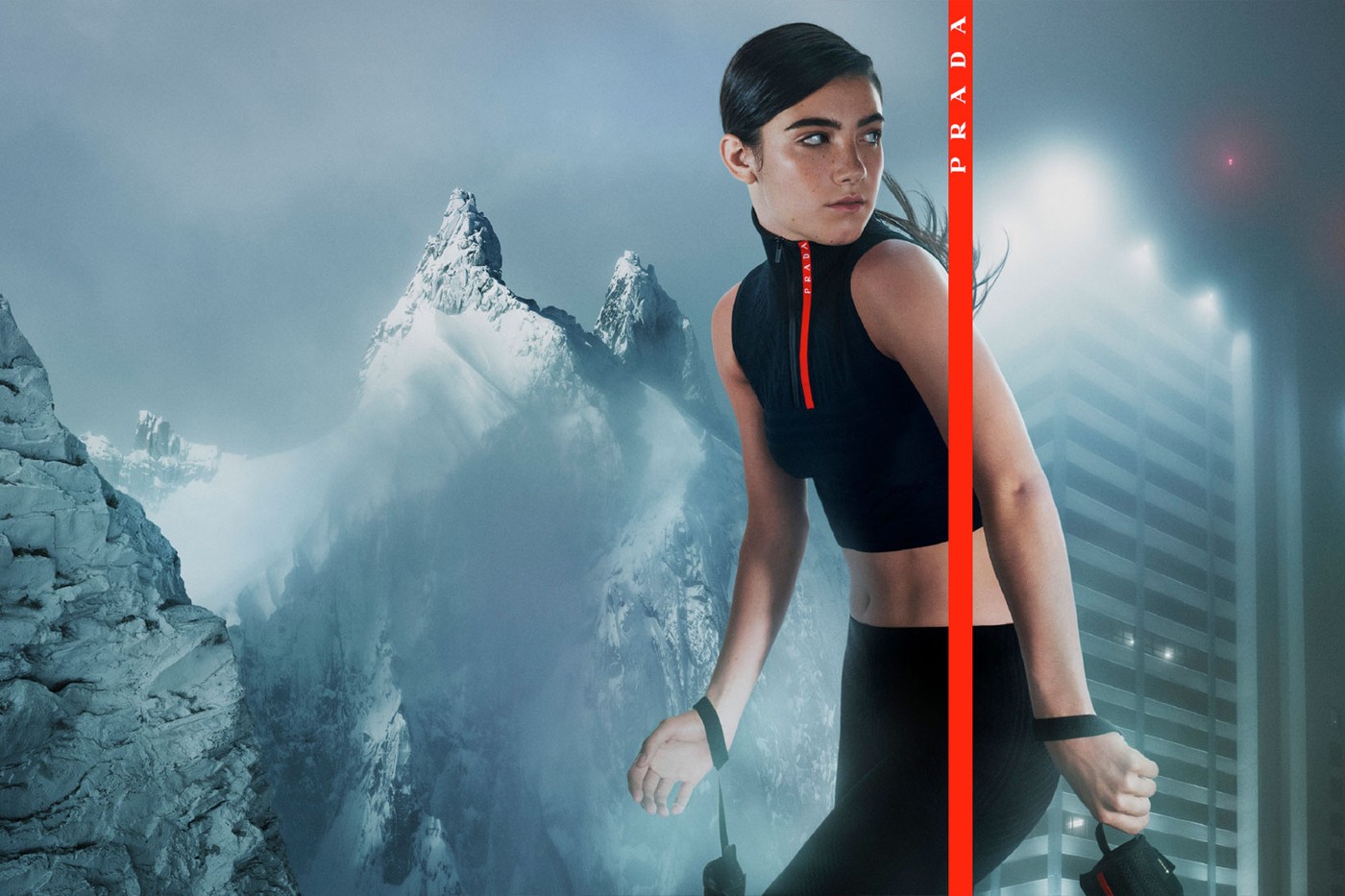 Charli D'Amelio Prada Linea Rossa'nın Yüzü Oldu