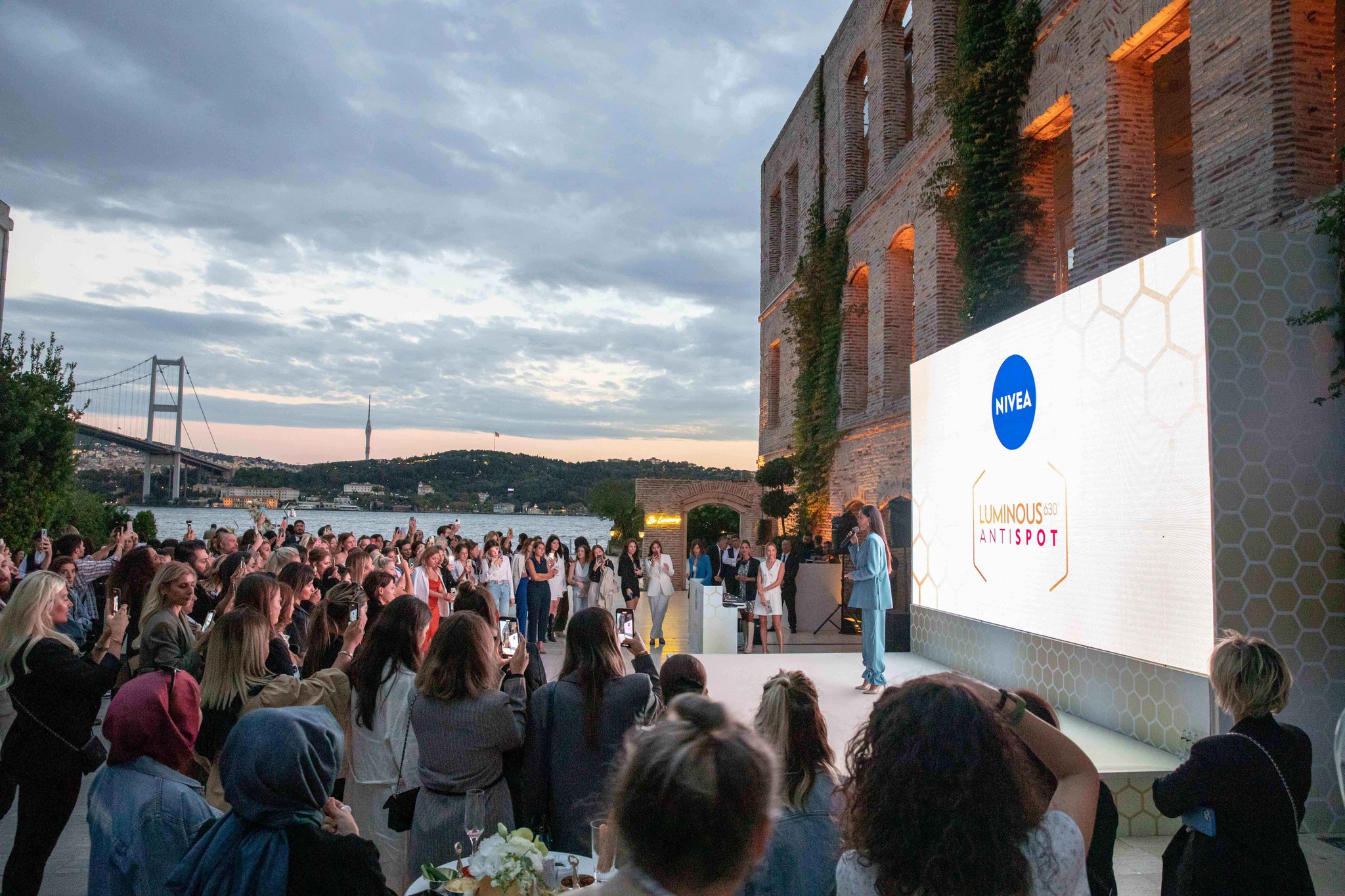 NIVEA X PELİN AKİL