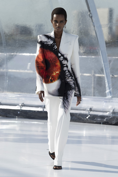 İlk Bakışta: Alexander McQueen İlkbahar/Yaz 2023