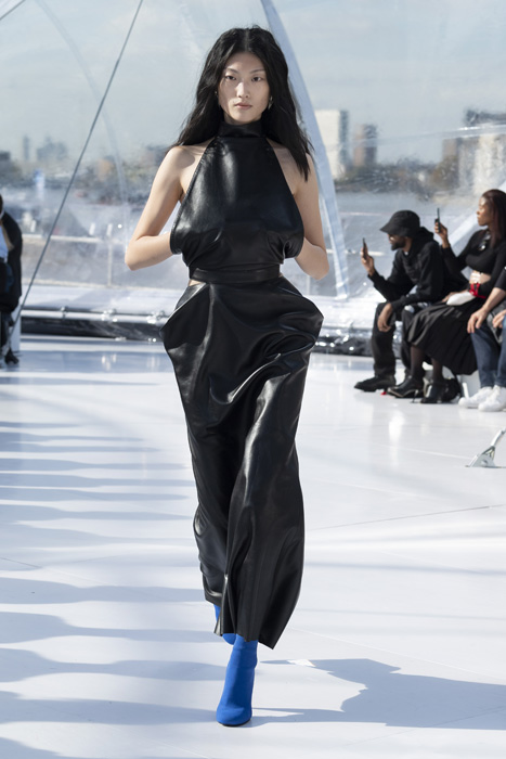 İlk Bakışta: Alexander McQueen İlkbahar/Yaz 2023