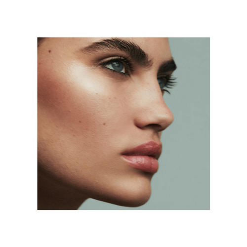 Tüm Cilt Tonları ve Tipleri İçin En İyi Aydınlatıcılar