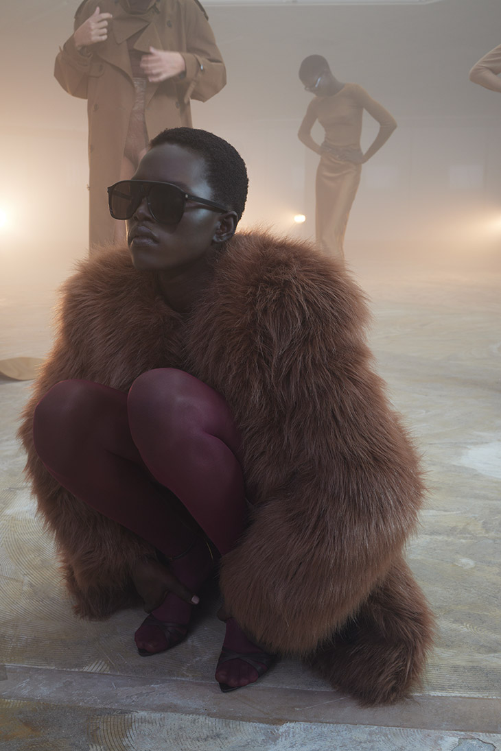 Saint Laurent İlkbahar 2023 Siluetlerini Keşfedin!