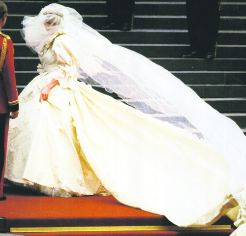 Prenses Diana'nın Gelinliği Hakkında Bilmediğiniz 10 Gerçek