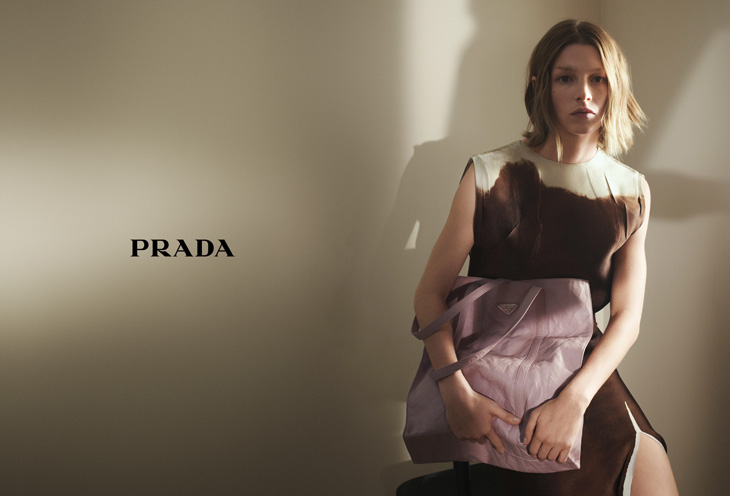 Zamansızlığın Zirvesi: Prada İlkbahar/Yaz 2023
