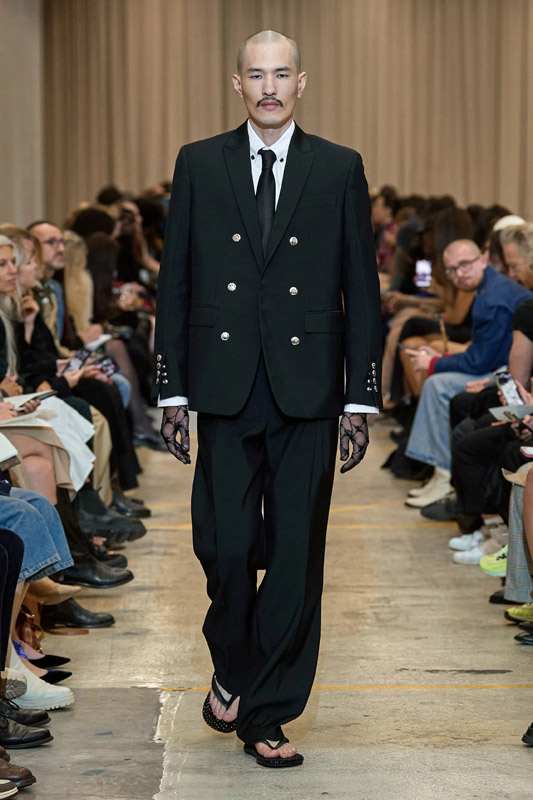 Burberry İlkbahar Yaz 2023 Koleksiyonu