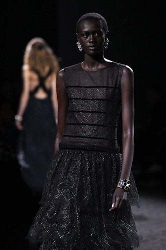 Chanel Sonbahar/Kış 2023'te Çiçek Açıyor