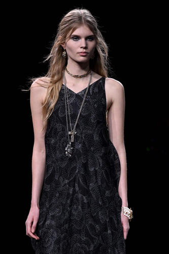 Chanel Sonbahar/Kış 2023'te Çiçek Açıyor