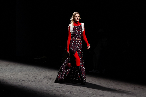 Chanel Sonbahar/Kış 2023'te Çiçek Açıyor