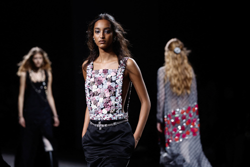 Chanel Sonbahar/Kış 2023'te Çiçek Açıyor