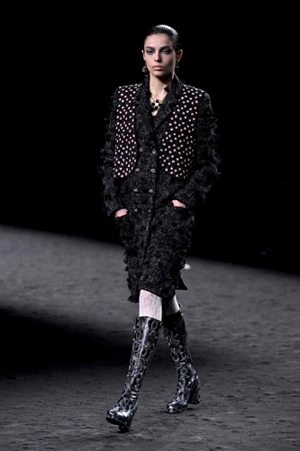 Chanel Sonbahar/Kış 2023'te Çiçek Açıyor