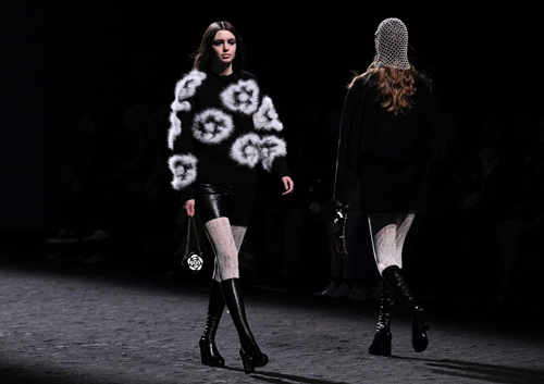 Chanel Sonbahar/Kış 2023'te Çiçek Açıyor