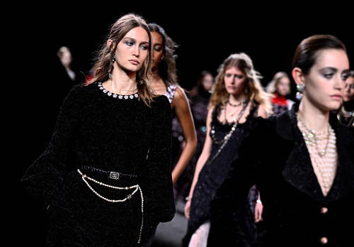 Chanel Sonbahar/Kış 2023'te Çiçek Açıyor