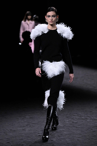 Chanel Sonbahar/Kış 2023'te Çiçek Açıyor