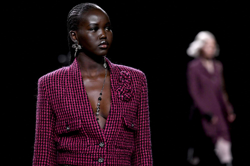 Chanel Sonbahar/Kış 2023'te Çiçek Açıyor