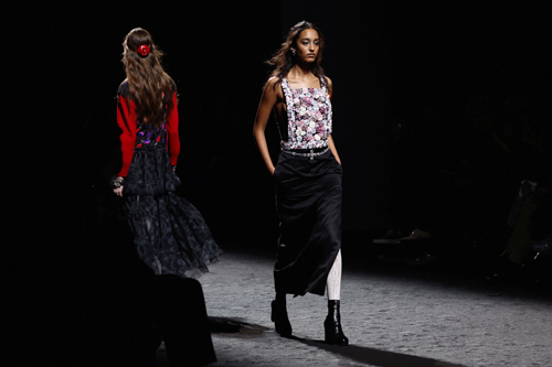 Chanel Sonbahar/Kış 2023'te Çiçek Açıyor