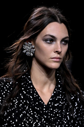 Chanel Sonbahar/Kış 2023'te Çiçek Açıyor