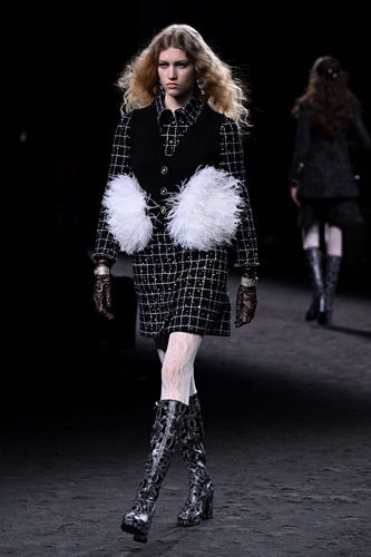 Chanel Sonbahar/Kış 2023'te Çiçek Açıyor