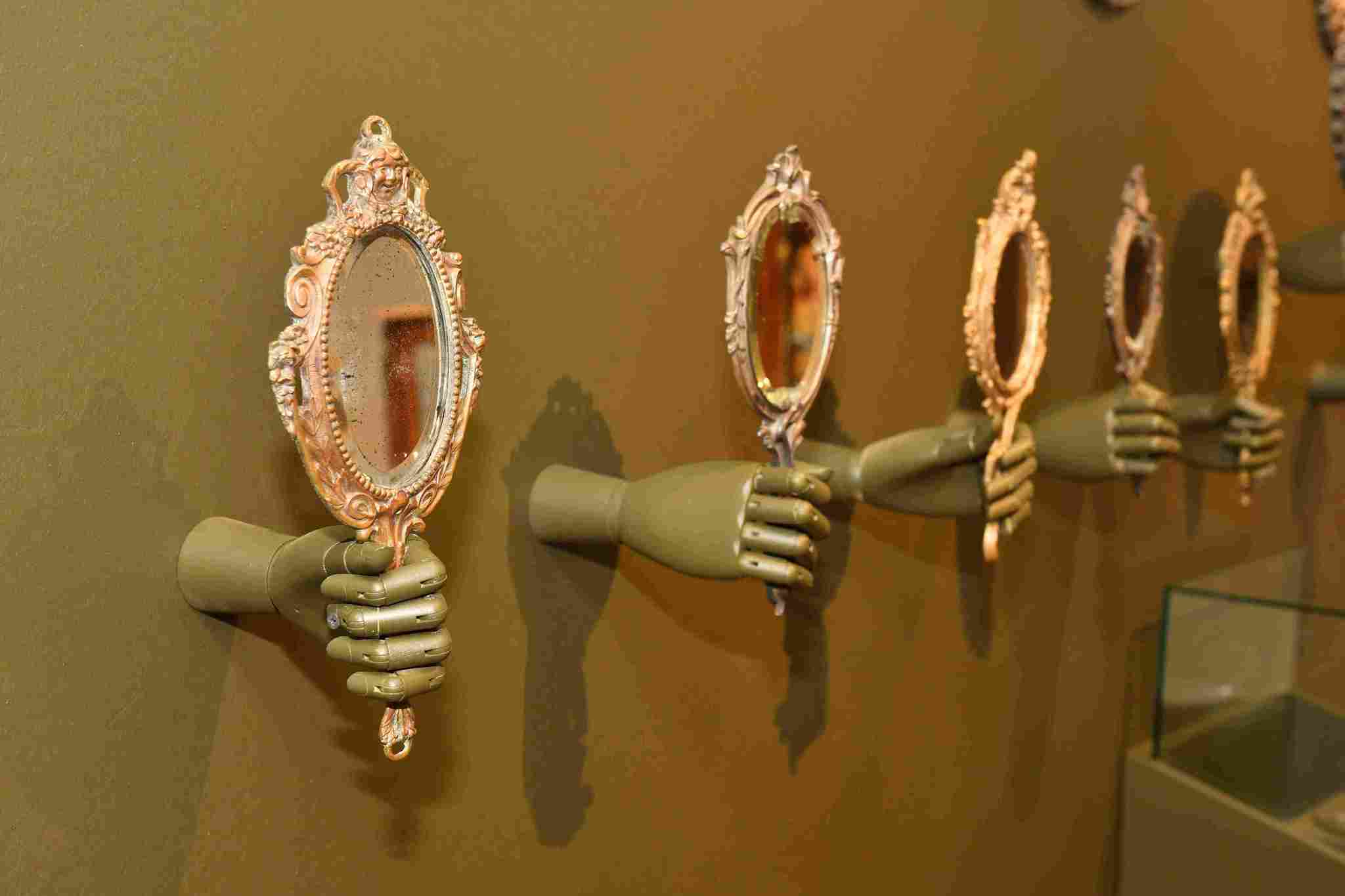 "Kuytu" Sergisi Kalyon Kültür'de