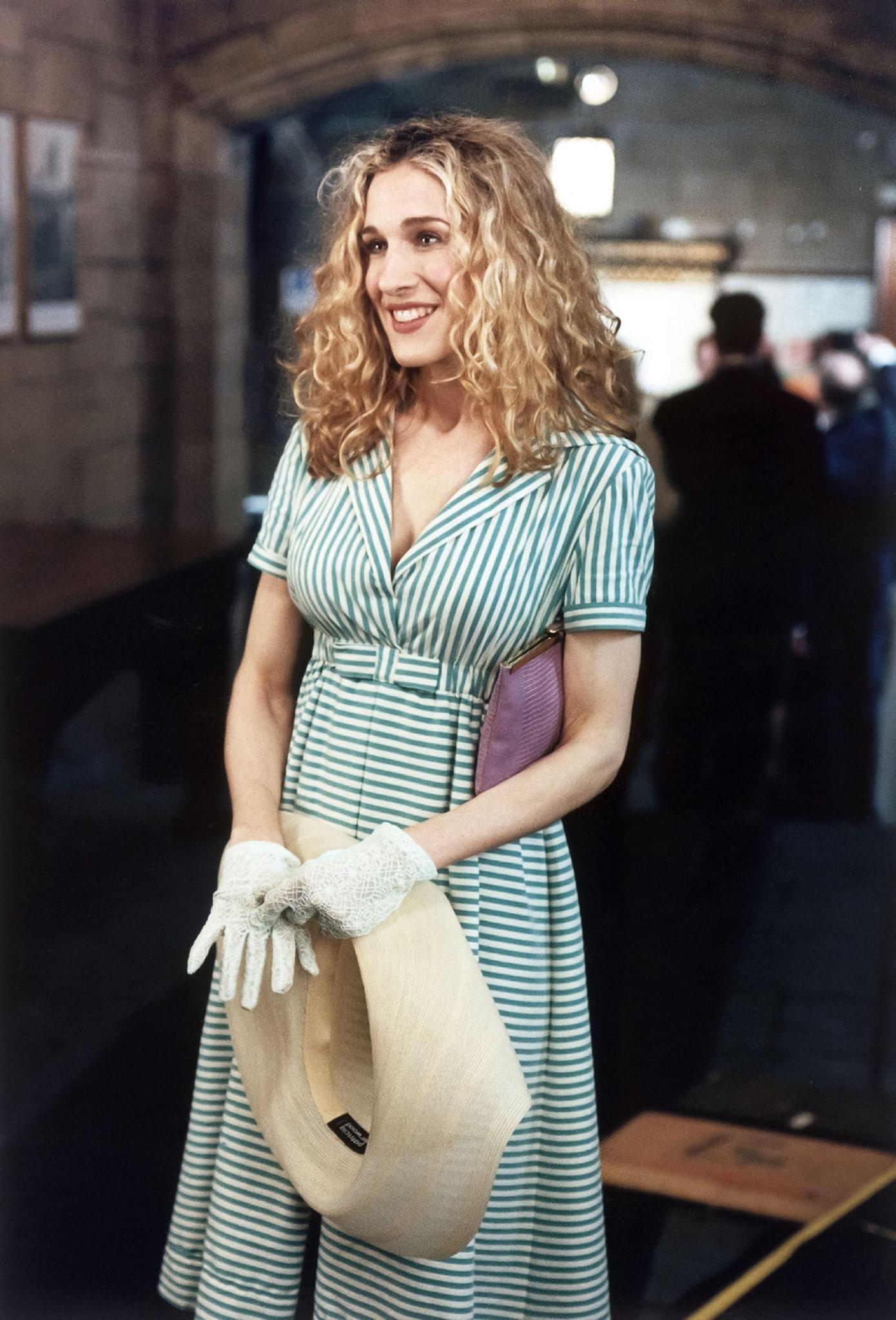 Sex and The City’nin 25. Yılında 25 İkonik Bradshaw Görünümü