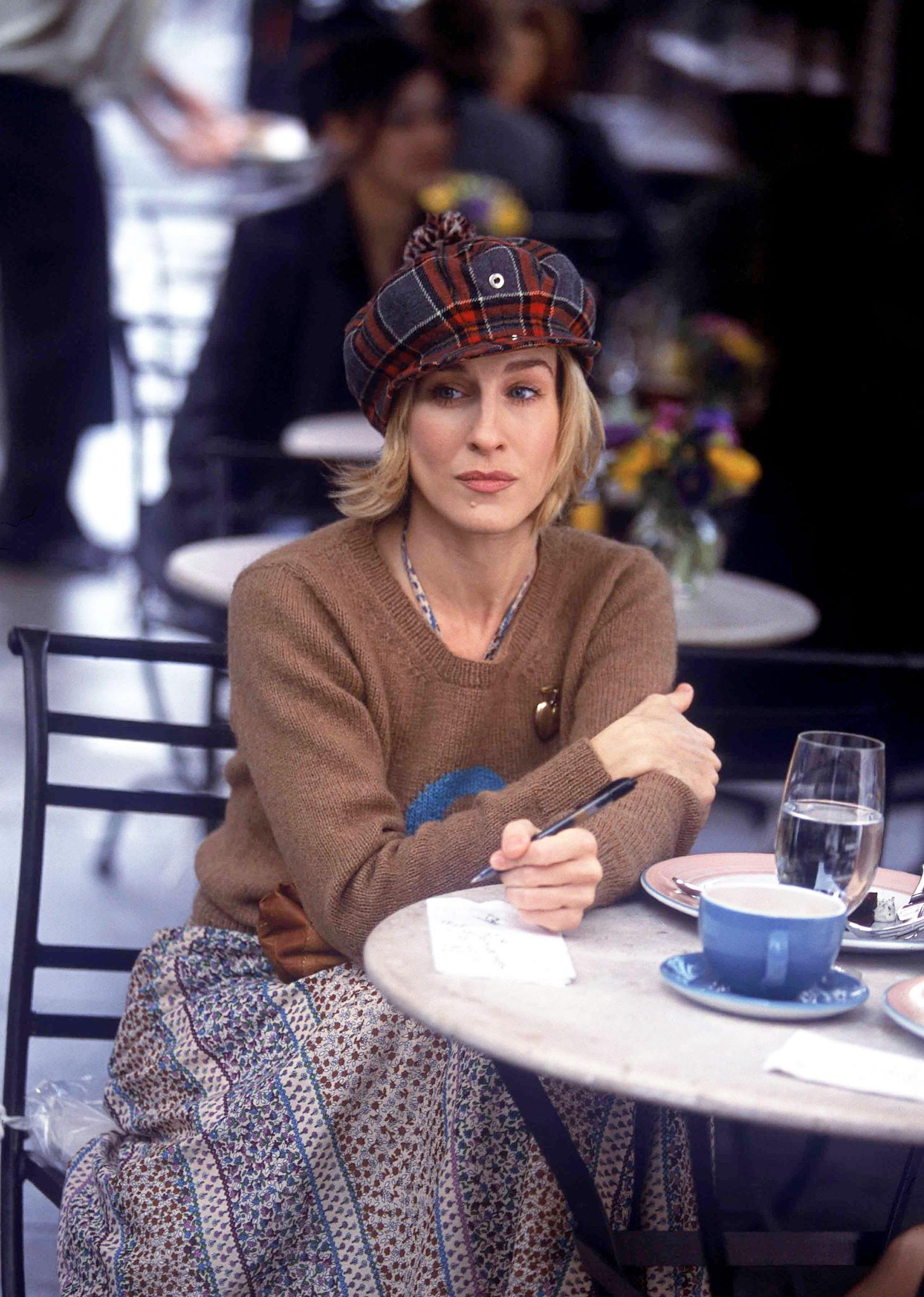 Sex and The City’nin 25. Yılında 25 İkonik Bradshaw Görünümü