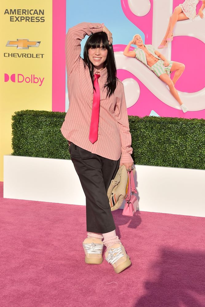 ‘’Barbie’’ Pembe halısında dünya prömiyerini gerçekleştirdi