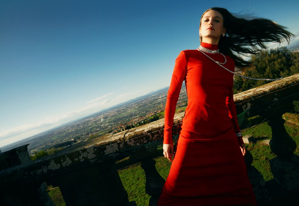 Kapak çekimleri senin için farklı bir oyunculuk sergileme yeri mi, yoksa daha çok seni barındıran bir deneyim mi?