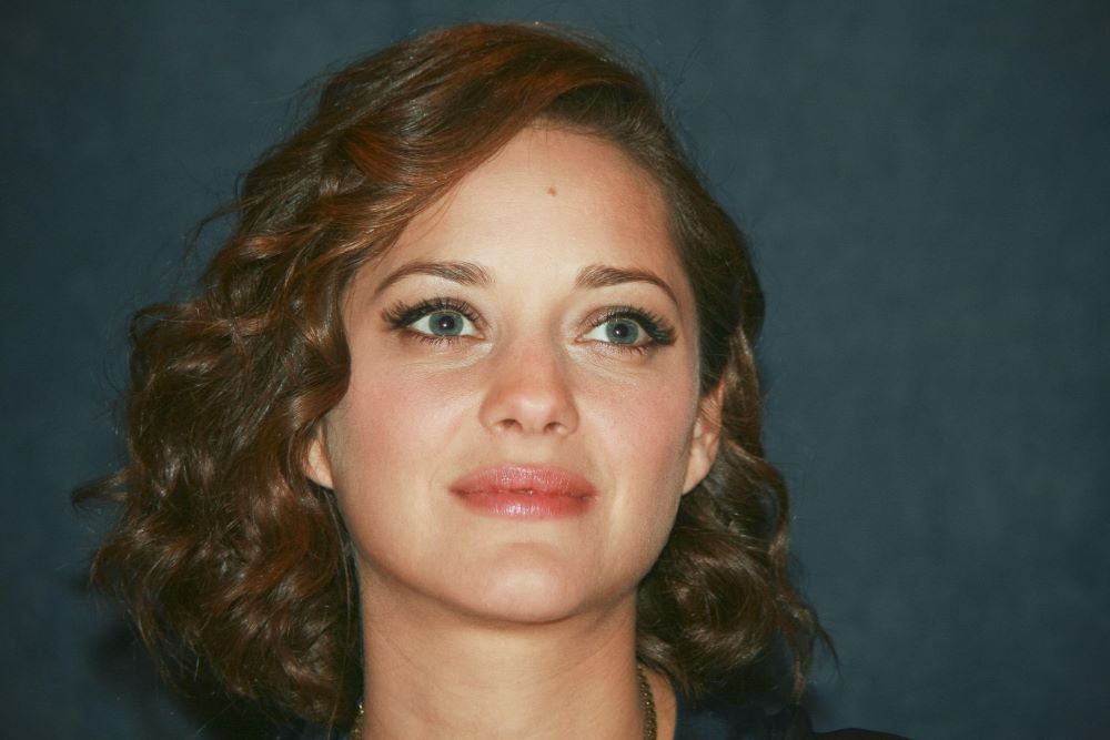 Kaşlara doğal bir dokunuş