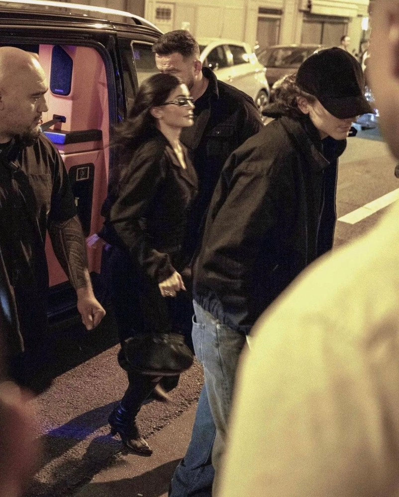 Yeni Markası ‘KHY’ı Duyuran Kylie Jenner’ın En İyi 5 Paris Moda Haftası Görünümü