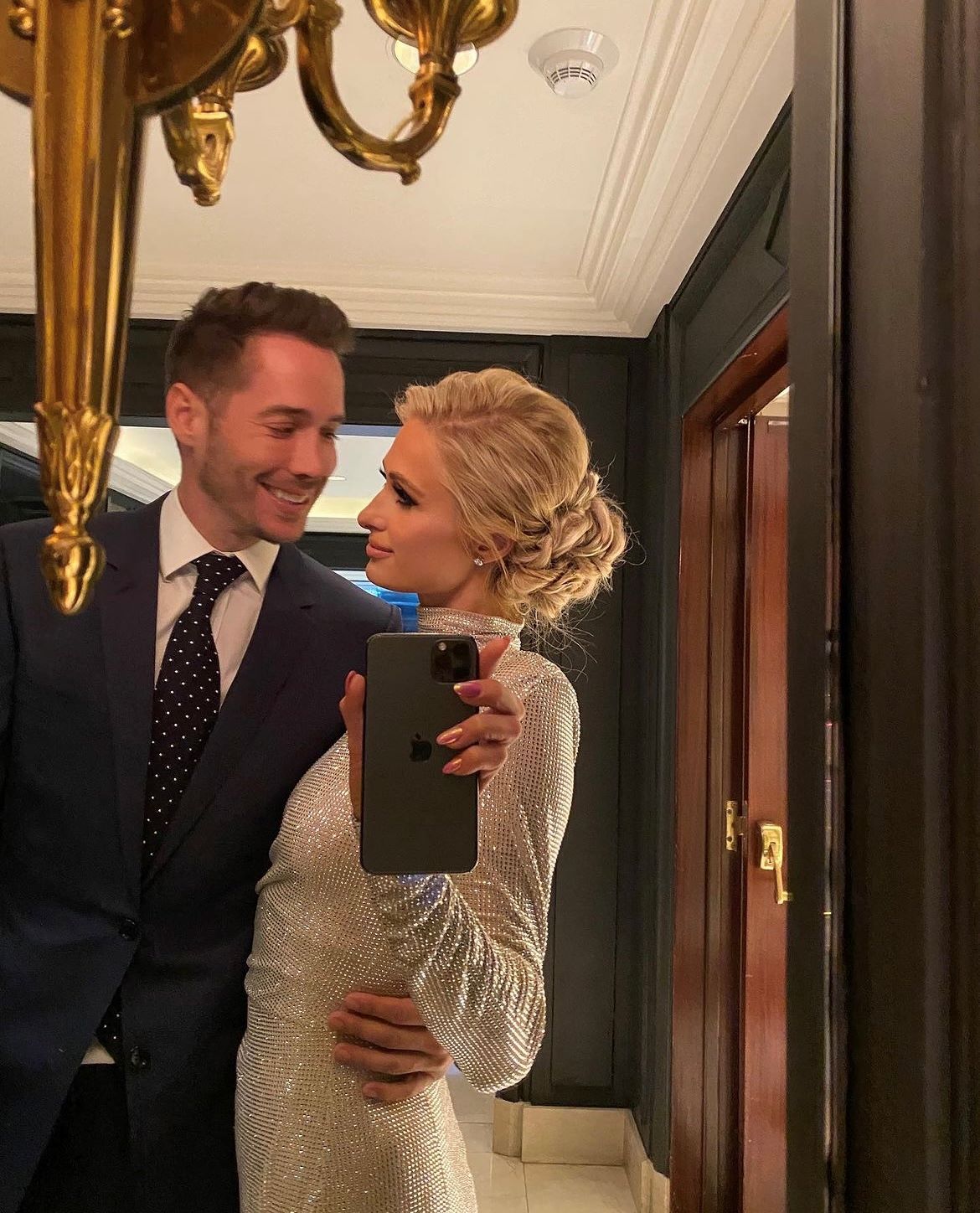 Paris Hilton İkinci Bebeğini mi Bekliyor?