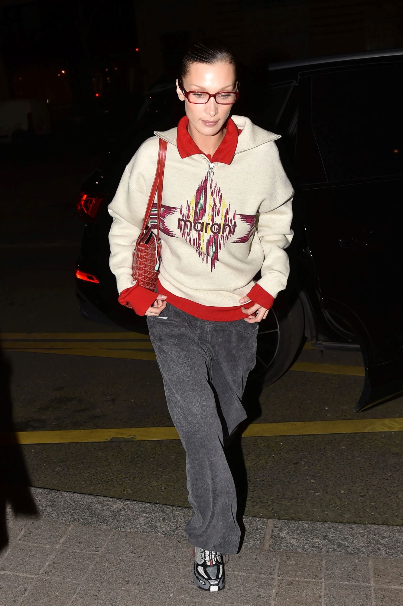 Bir 90’lar Trendi Daha: Sekreter Estetiği