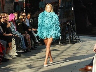 Stella McCartney – 2024-25 Sonbahar/Kış Koleksiyonu