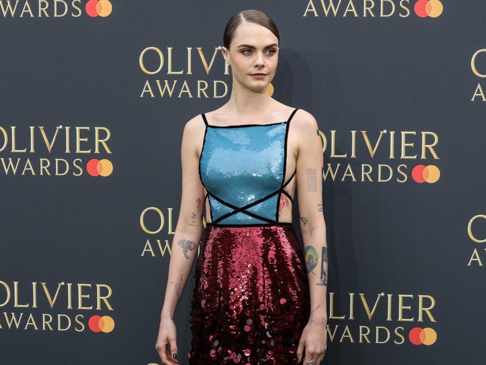 2024 Olivier Ödülleri’nde Cara Delevingne Stili
